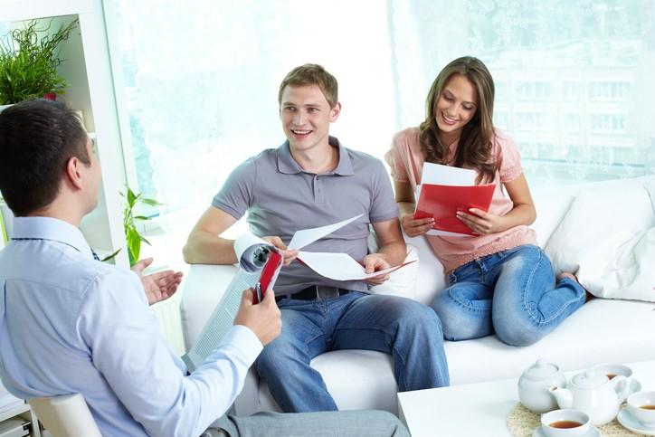 Do You Know the Right Age to Start Thinking About Universal Life Insurance Policies?